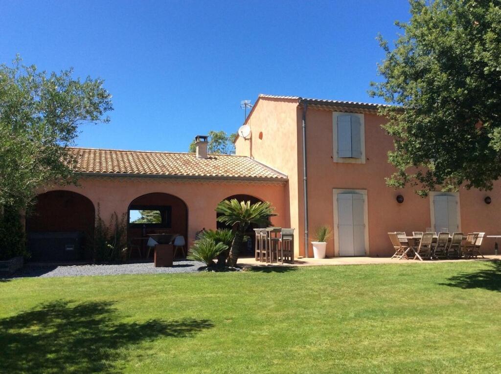 Bastide Languedocienne De Standing - Pezenas Le Clos De L'Amandier Luaran gambar